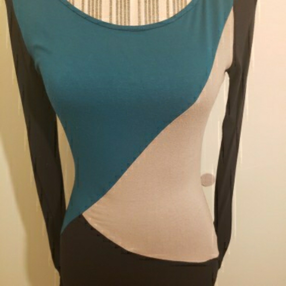 Dress - Picture 3 of 4